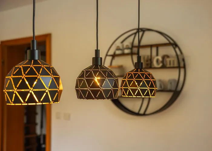 Moderne Maisonette Mit Garten *